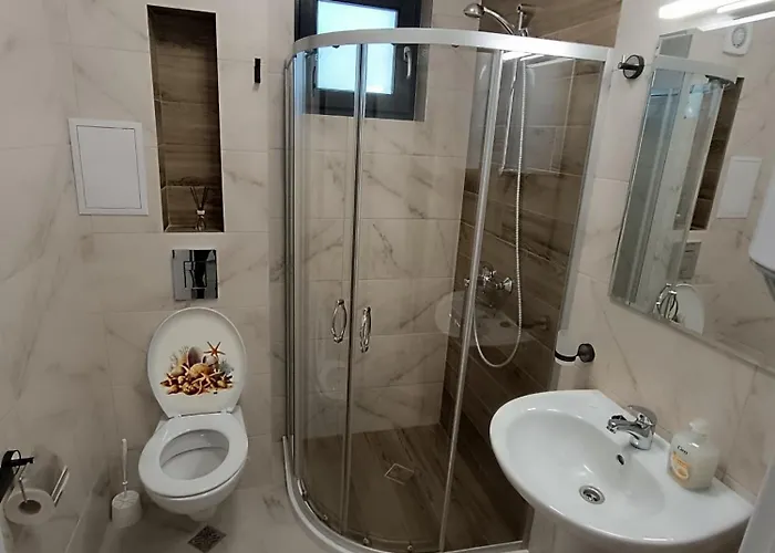 10 улица македония 33 * Pomorie